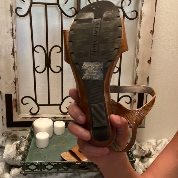 KENNETH COLE REACT.WEDGES, 8.5, multi-cl. stones,coffee cl. w/cork material trim - Picture 4 of 4